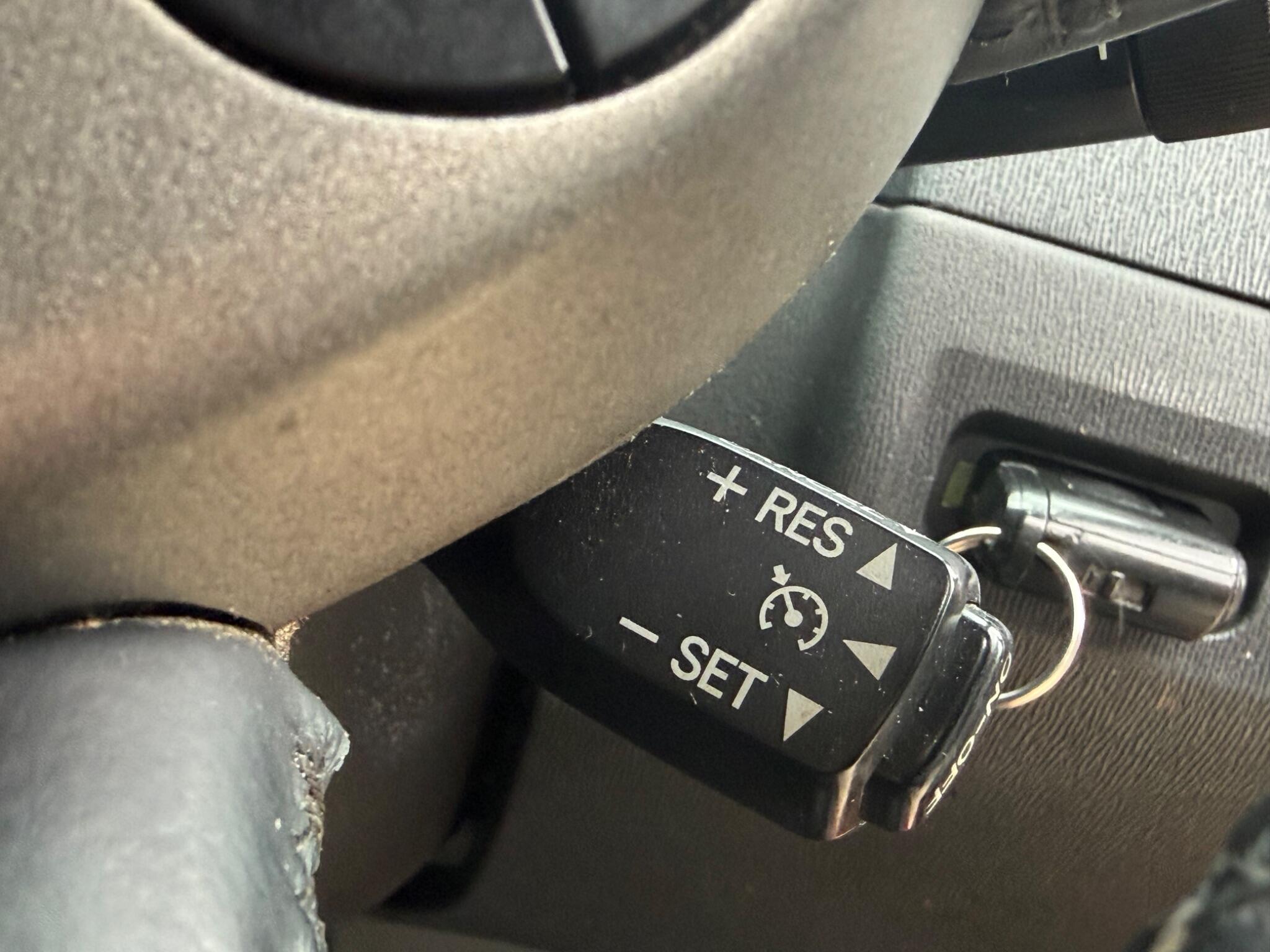 Toyota Prius - Image 21