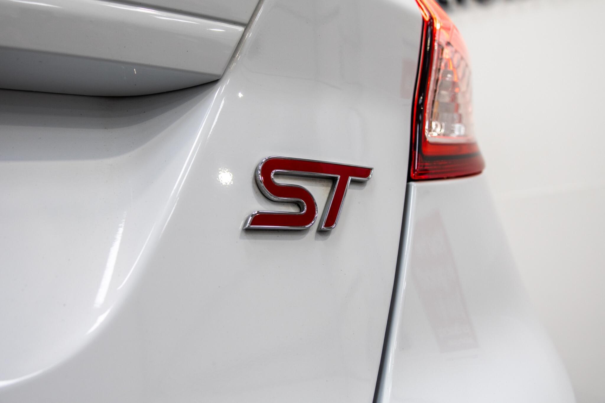 Ford Fiesta - Image 11