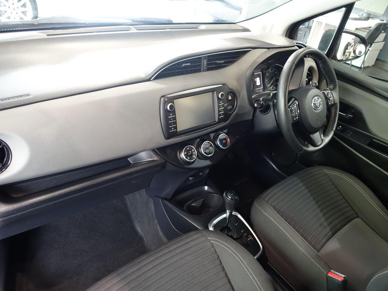 Toyota Yaris - Image 2
