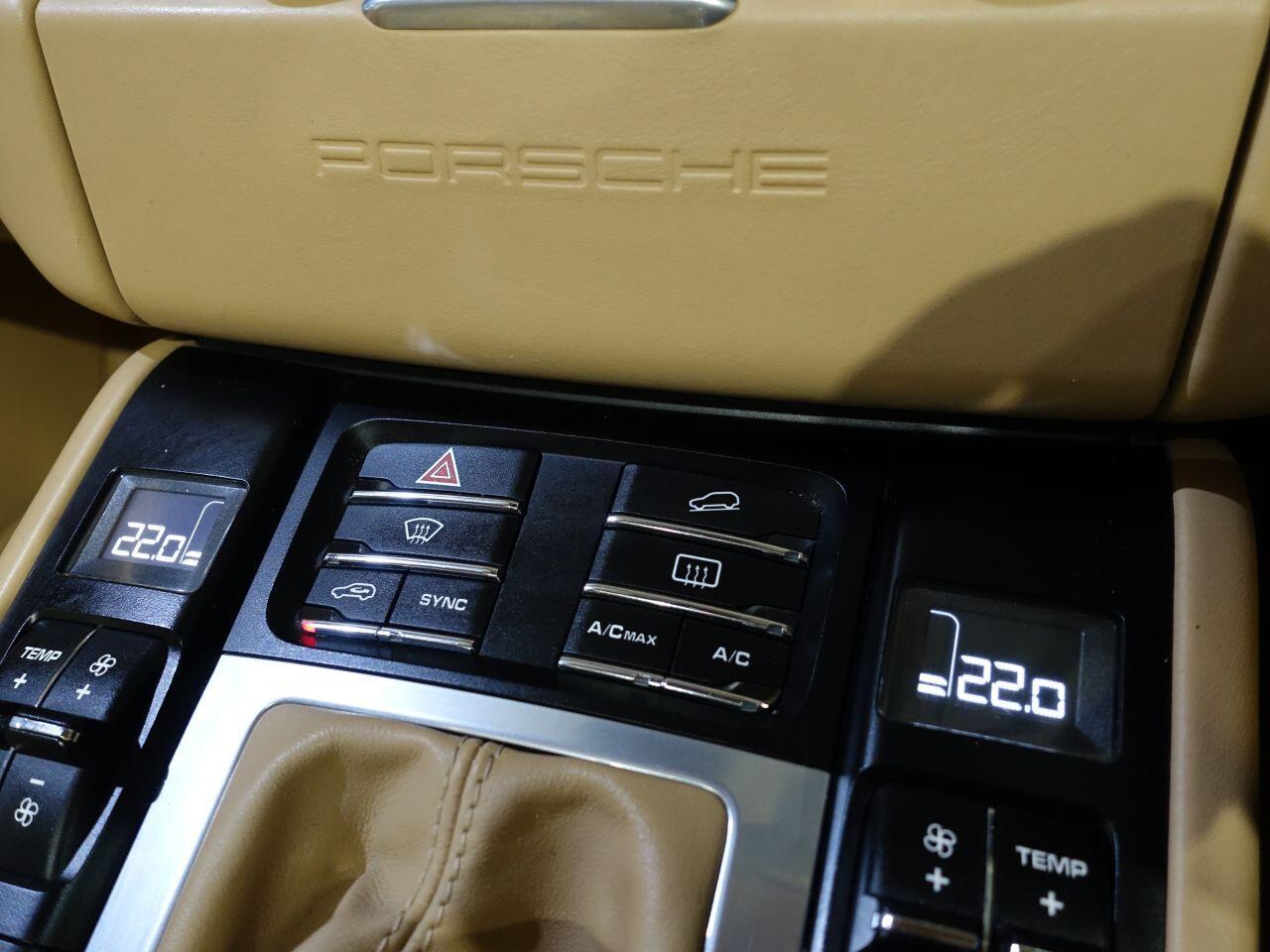 Porsche Macan - Image 31