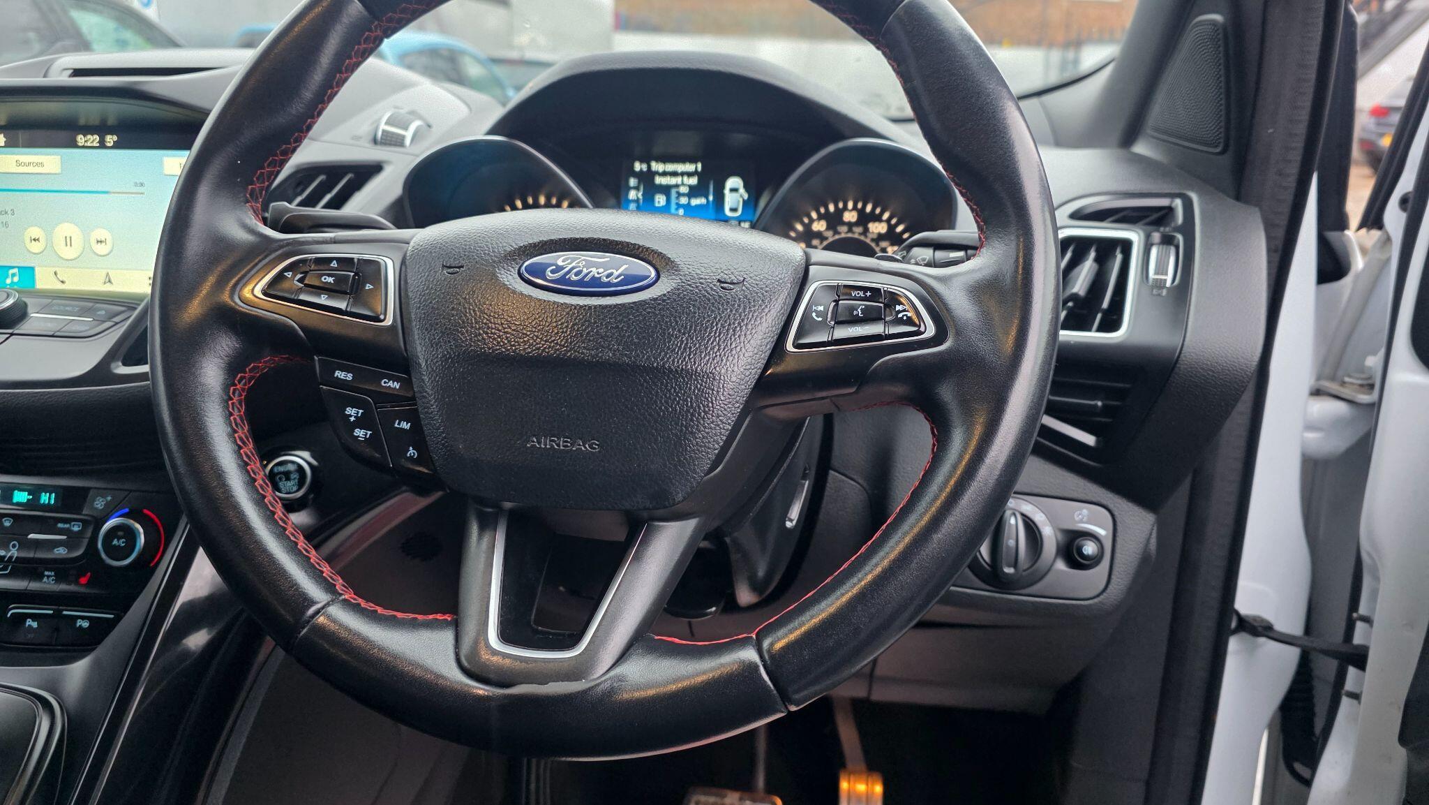 Ford Kuga - Image 26