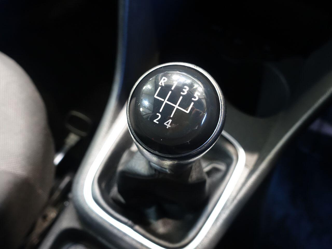 Volkswagen Polo - Image 21