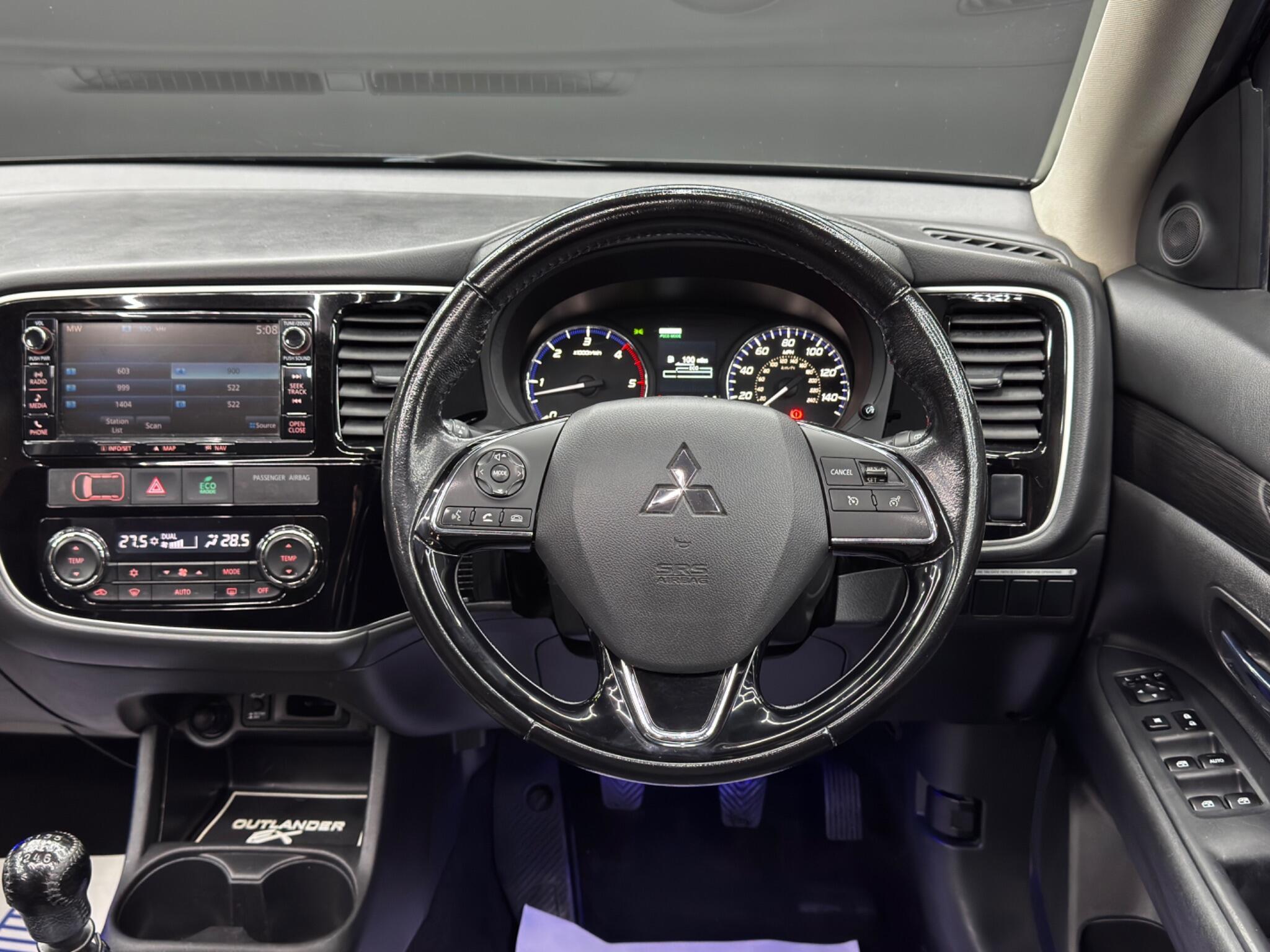 Mitsubishi Outlander - Image 18