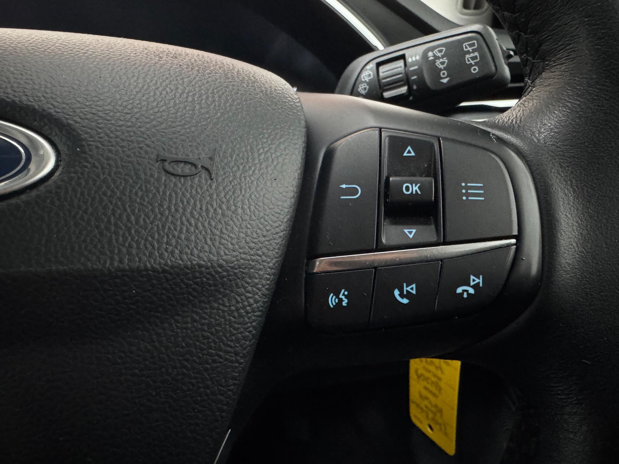 Ford Focus - Image 20