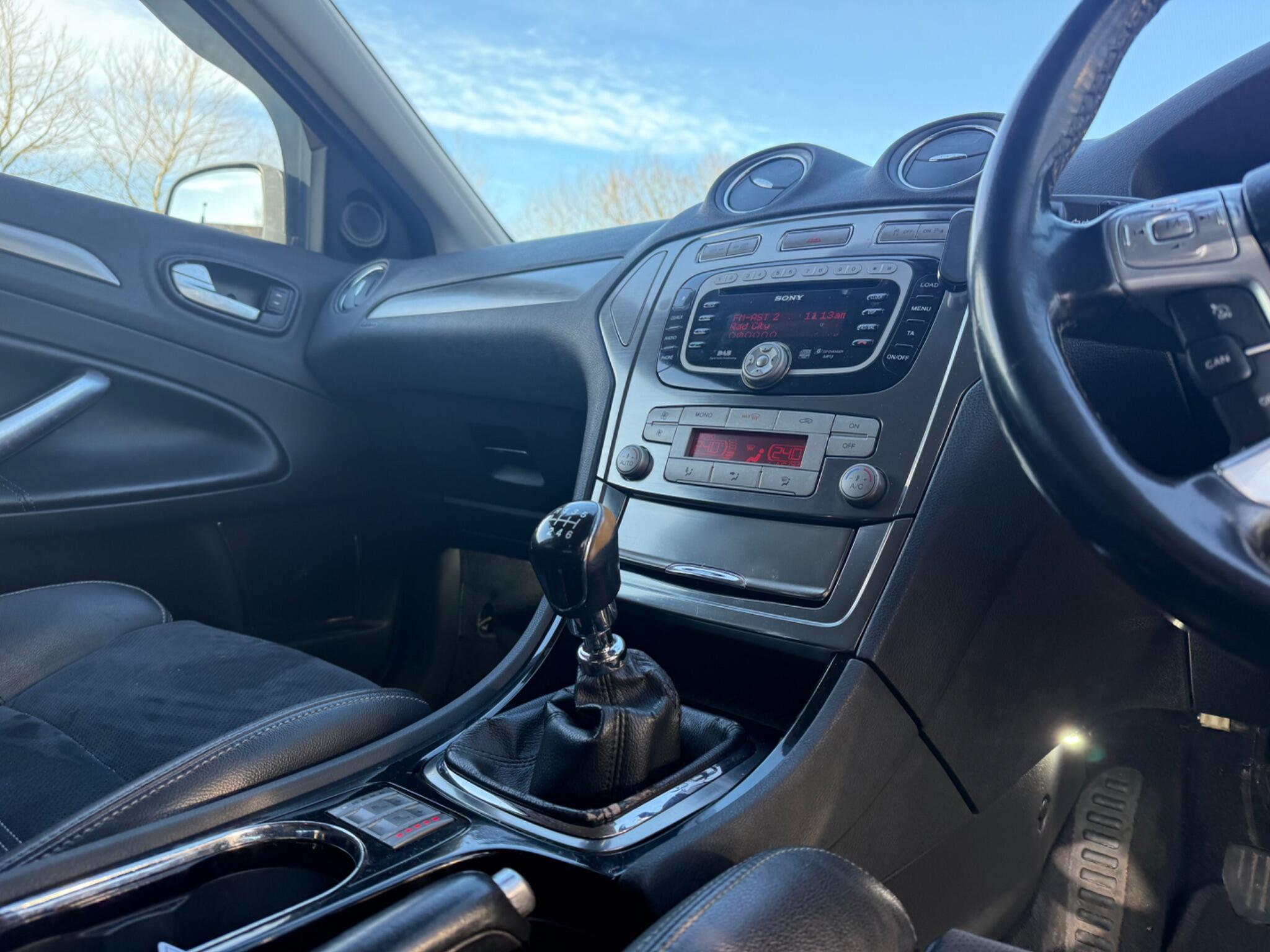 Ford Mondeo - Image 15