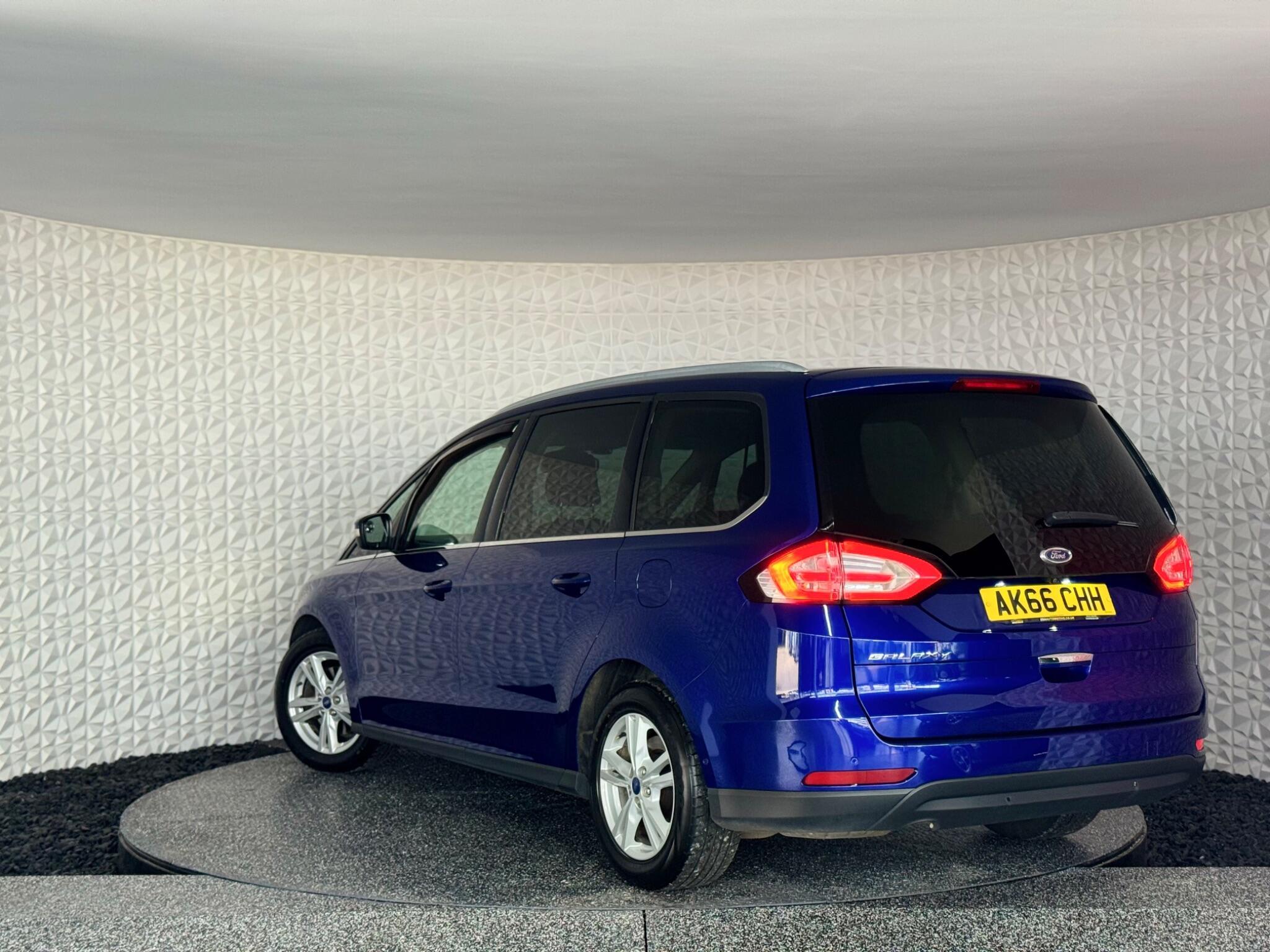 Ford Galaxy - Image 3