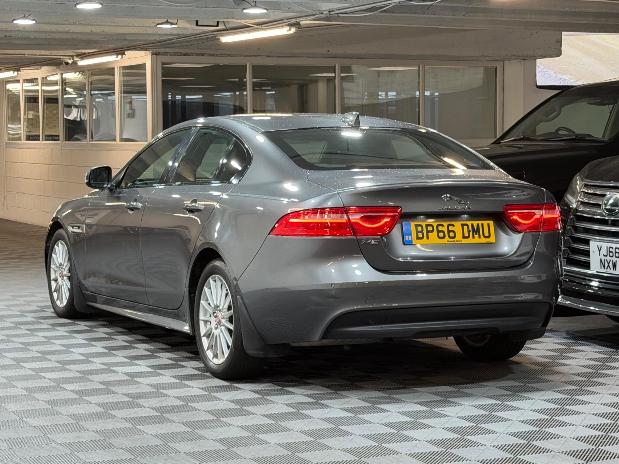 Jaguar XE - Image 3