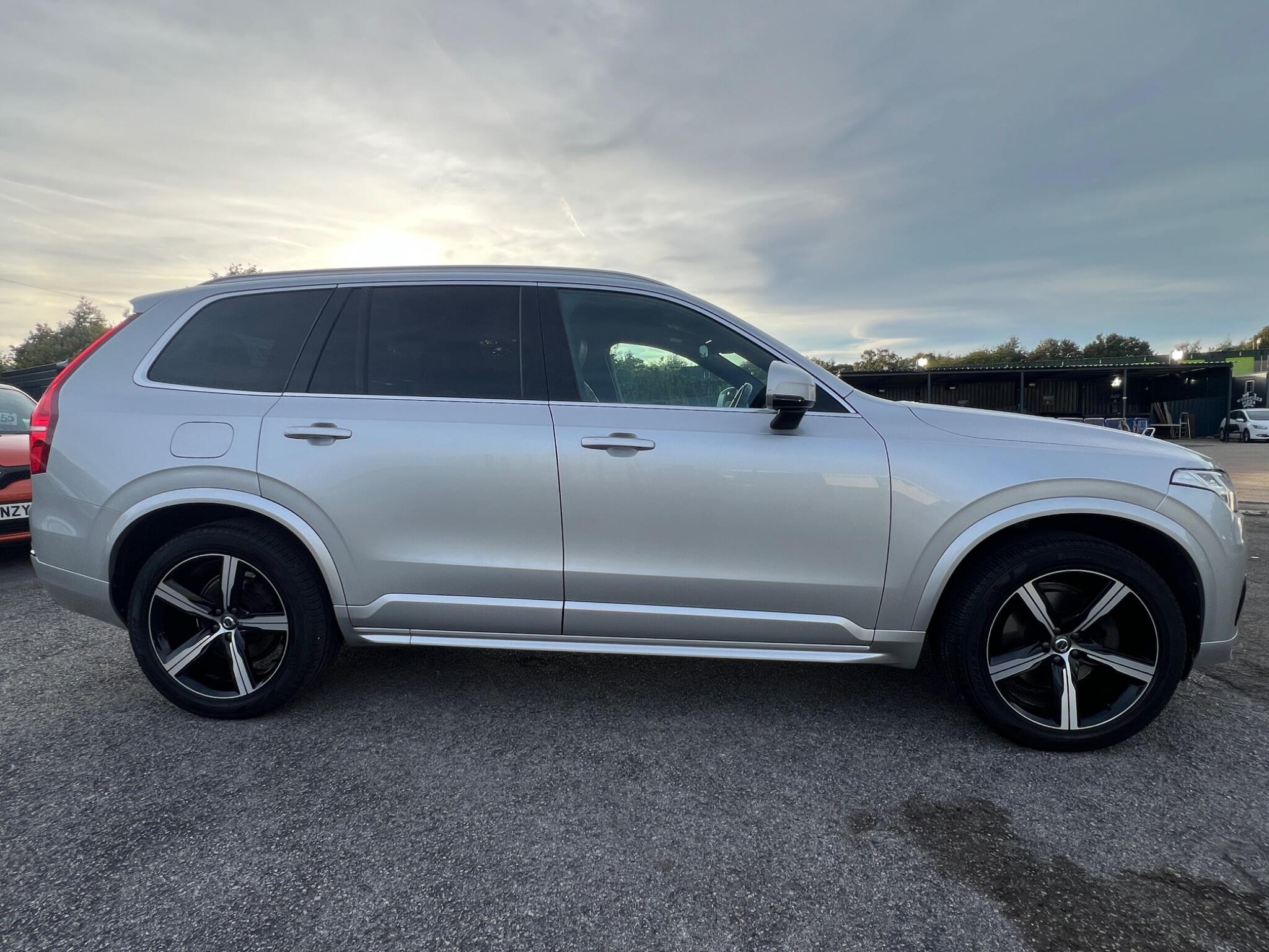 Volvo XC90 - Image 9