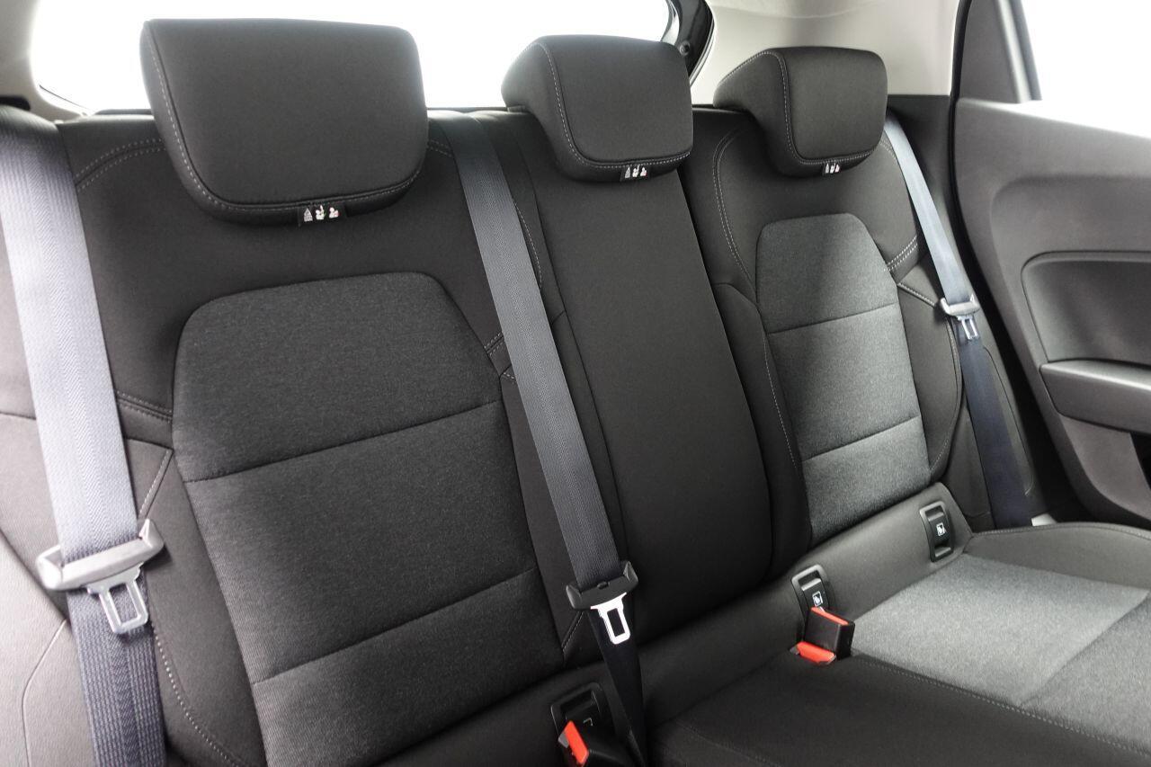 Renault Clio - Image 29