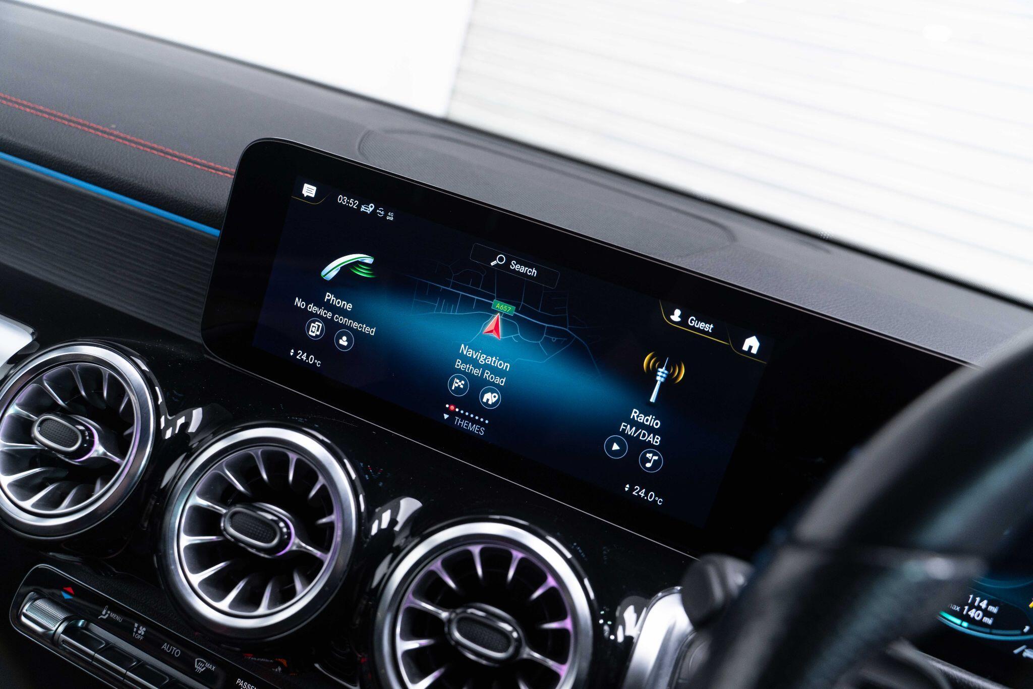 Mercedes Eqb - Image 32