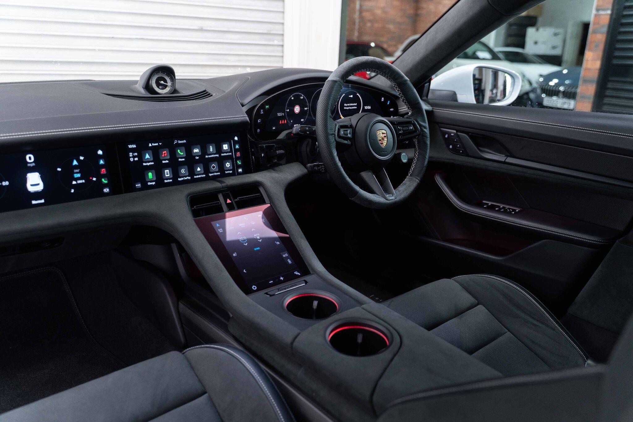 Porsche Taycan - Image 20