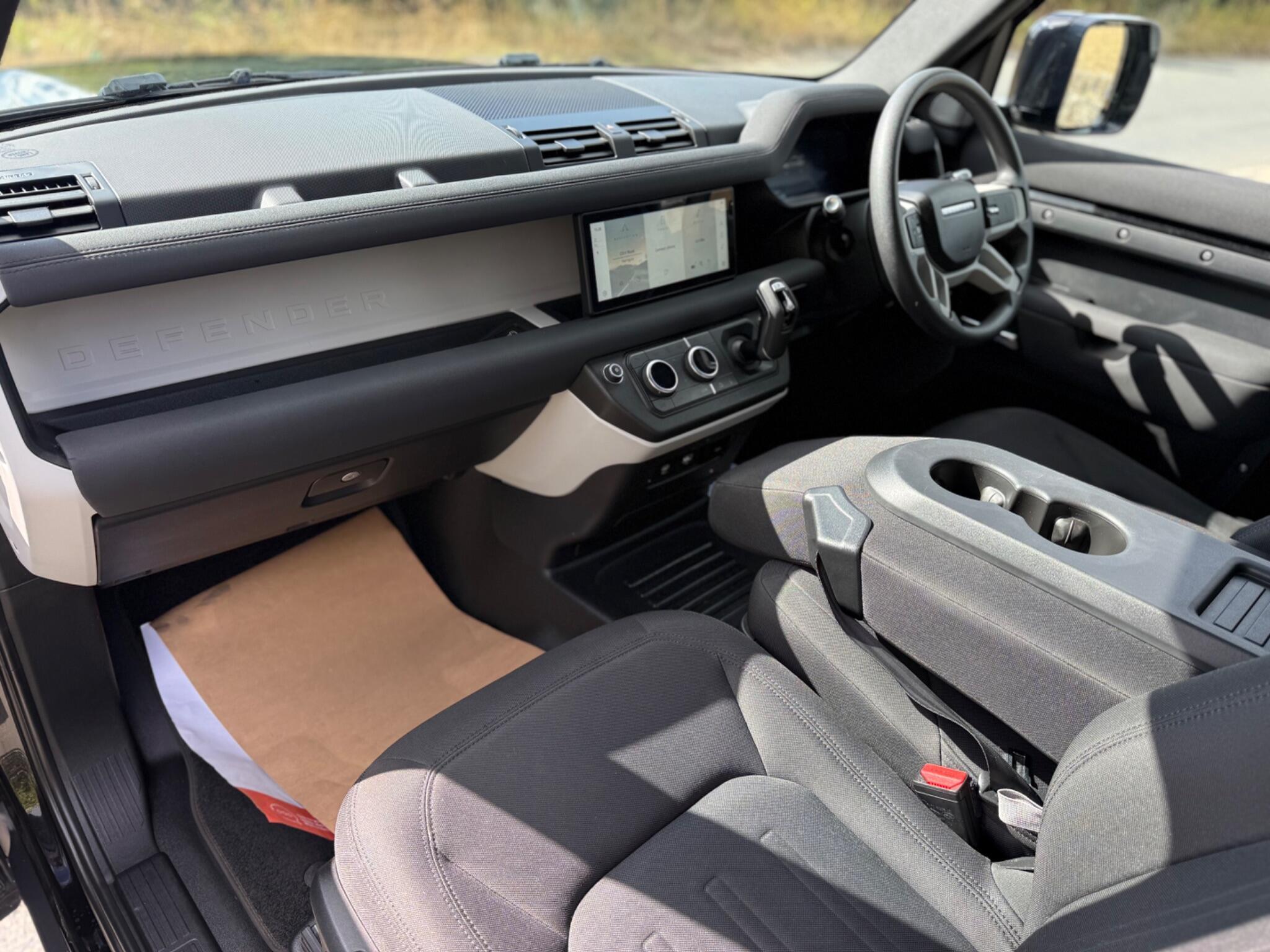 Land Rover Defender 90 - Image 15