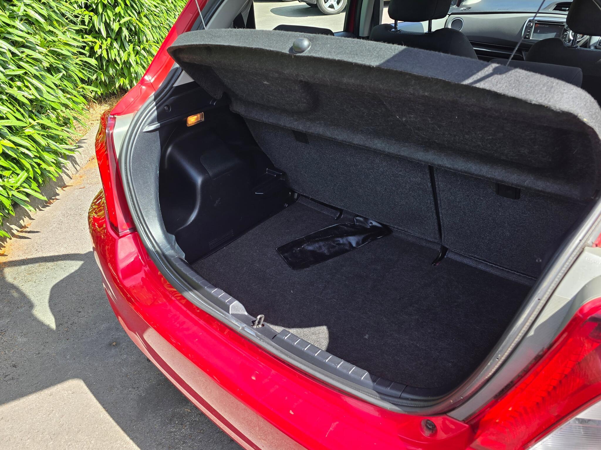Toyota Yaris - Image 6