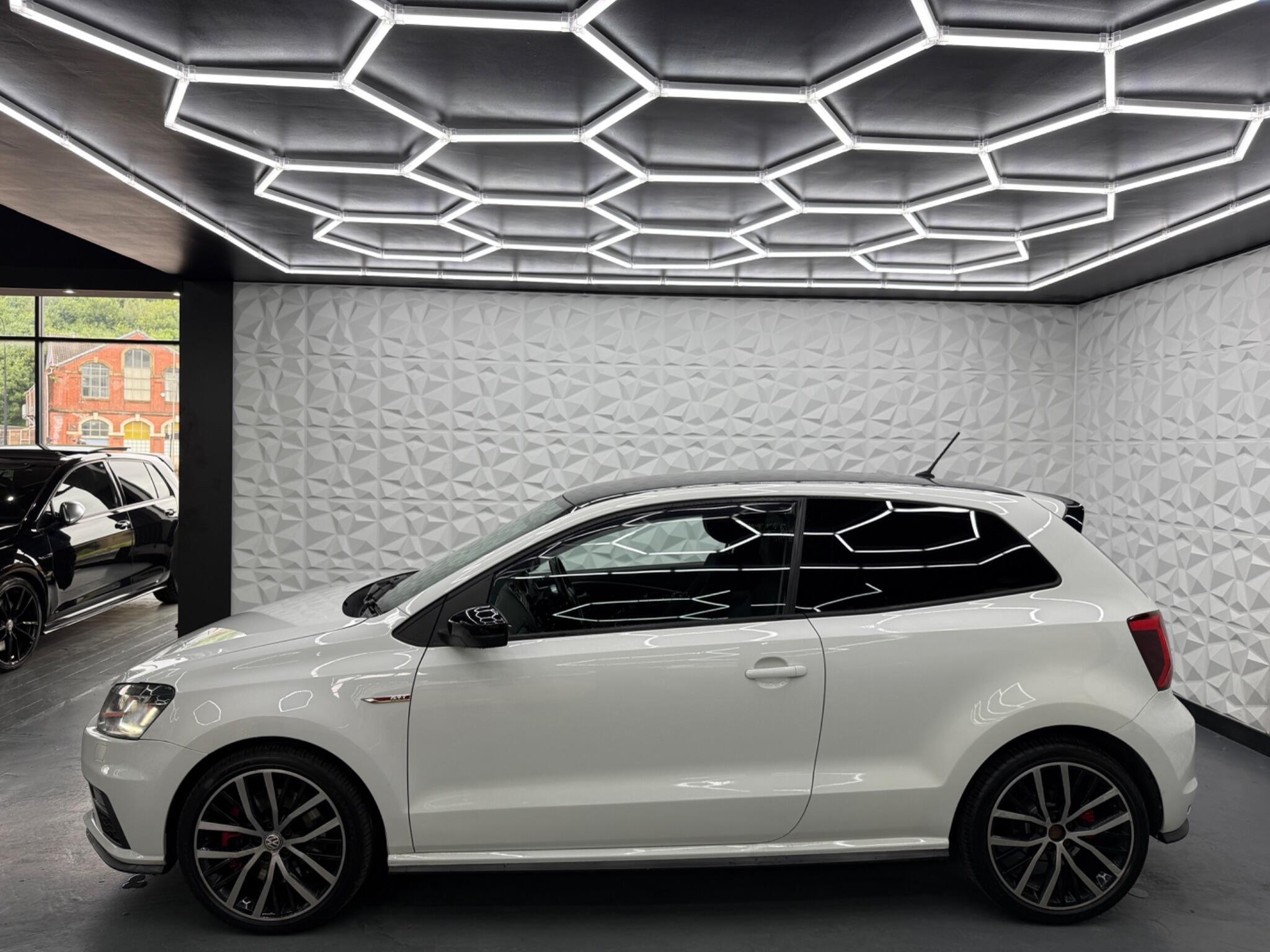 Volkswagen Polo - Image 6