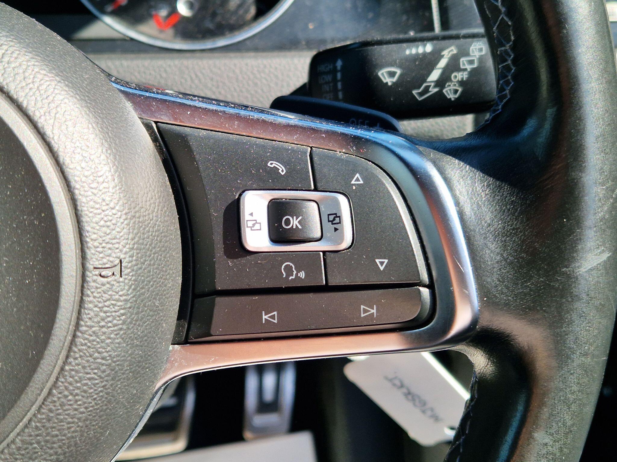 Volkswagen Golf - Image 52