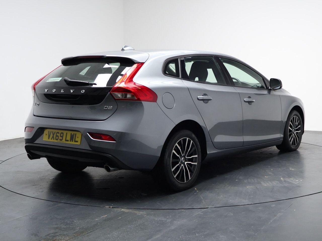 Volvo V40 - Image 12