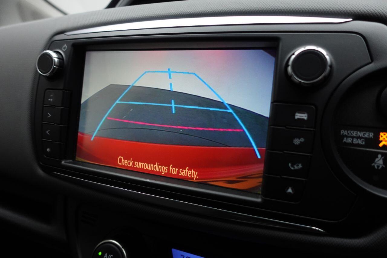 Toyota Yaris - Image 22
