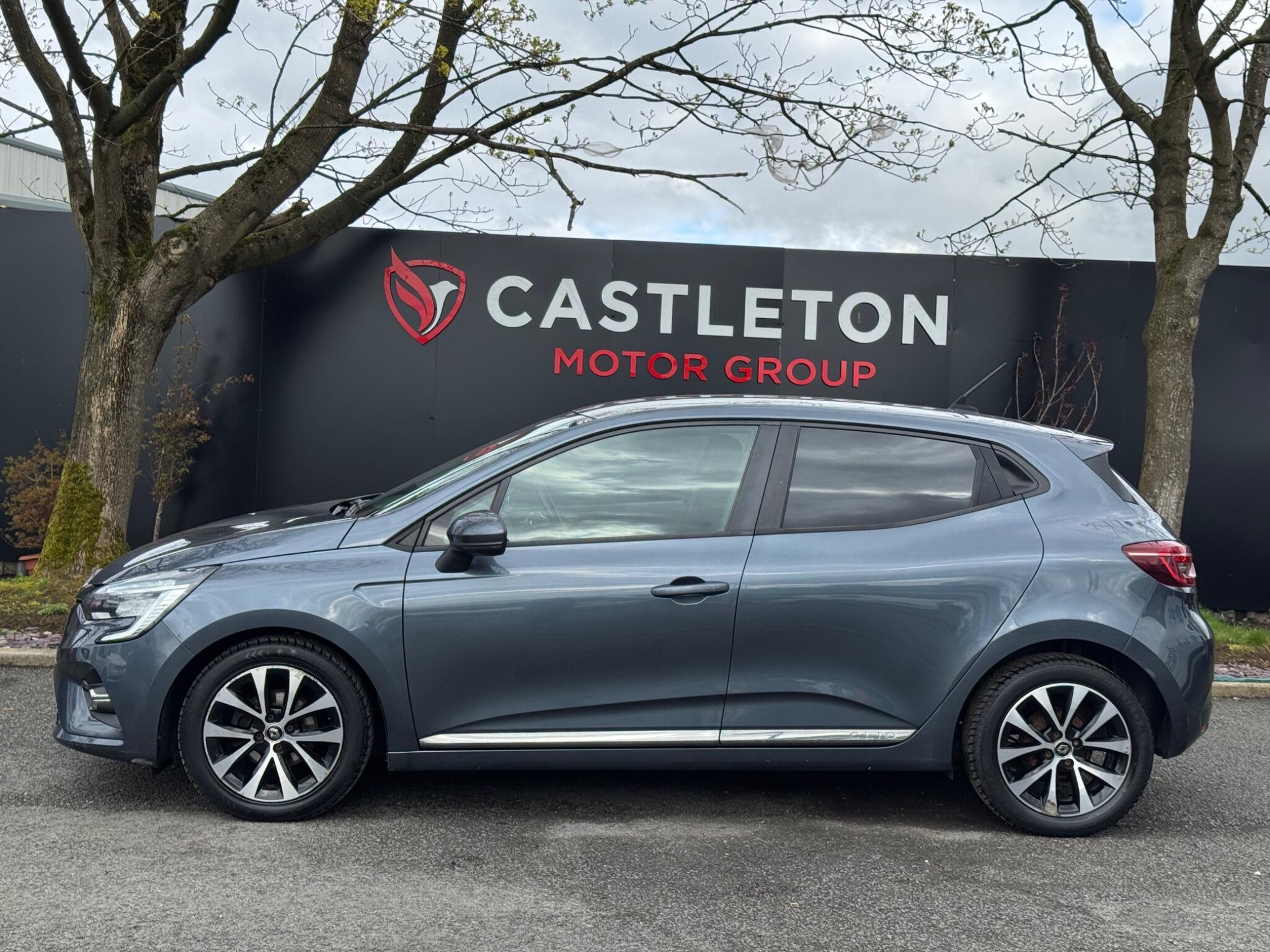 Renault Clio - Image 9