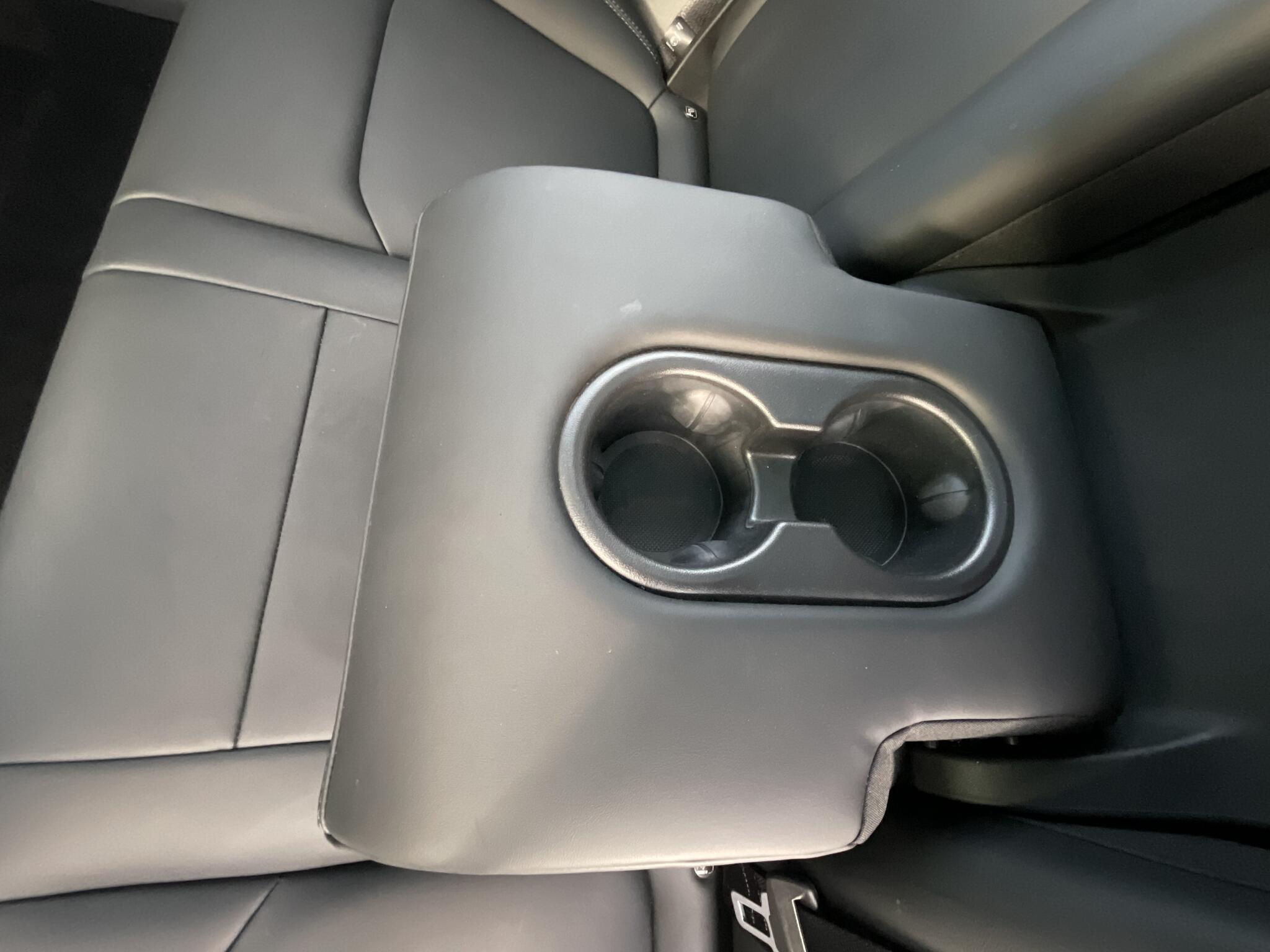 Tesla Model Y - Image 16