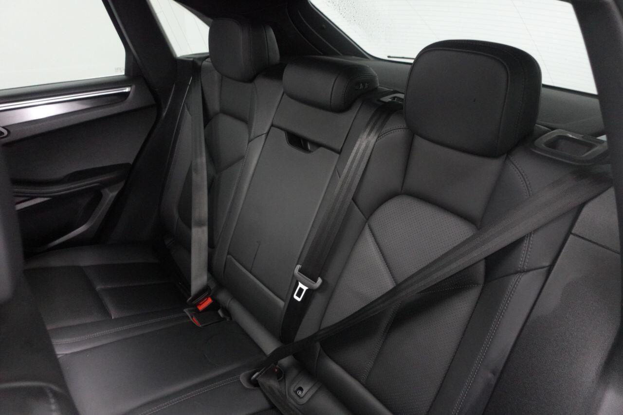 Porsche Macan - Image 10