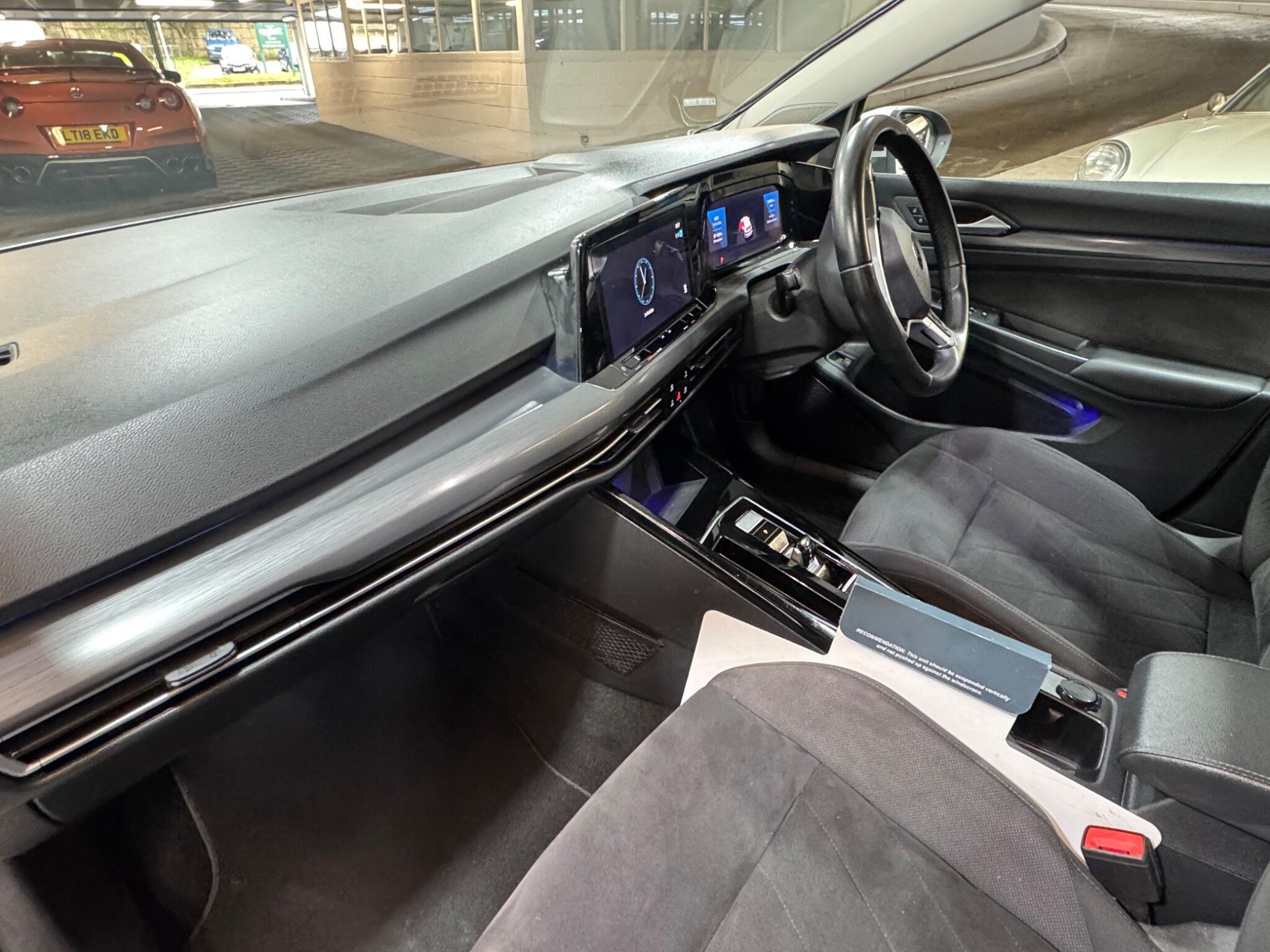 Volkswagen Golf - Image 10