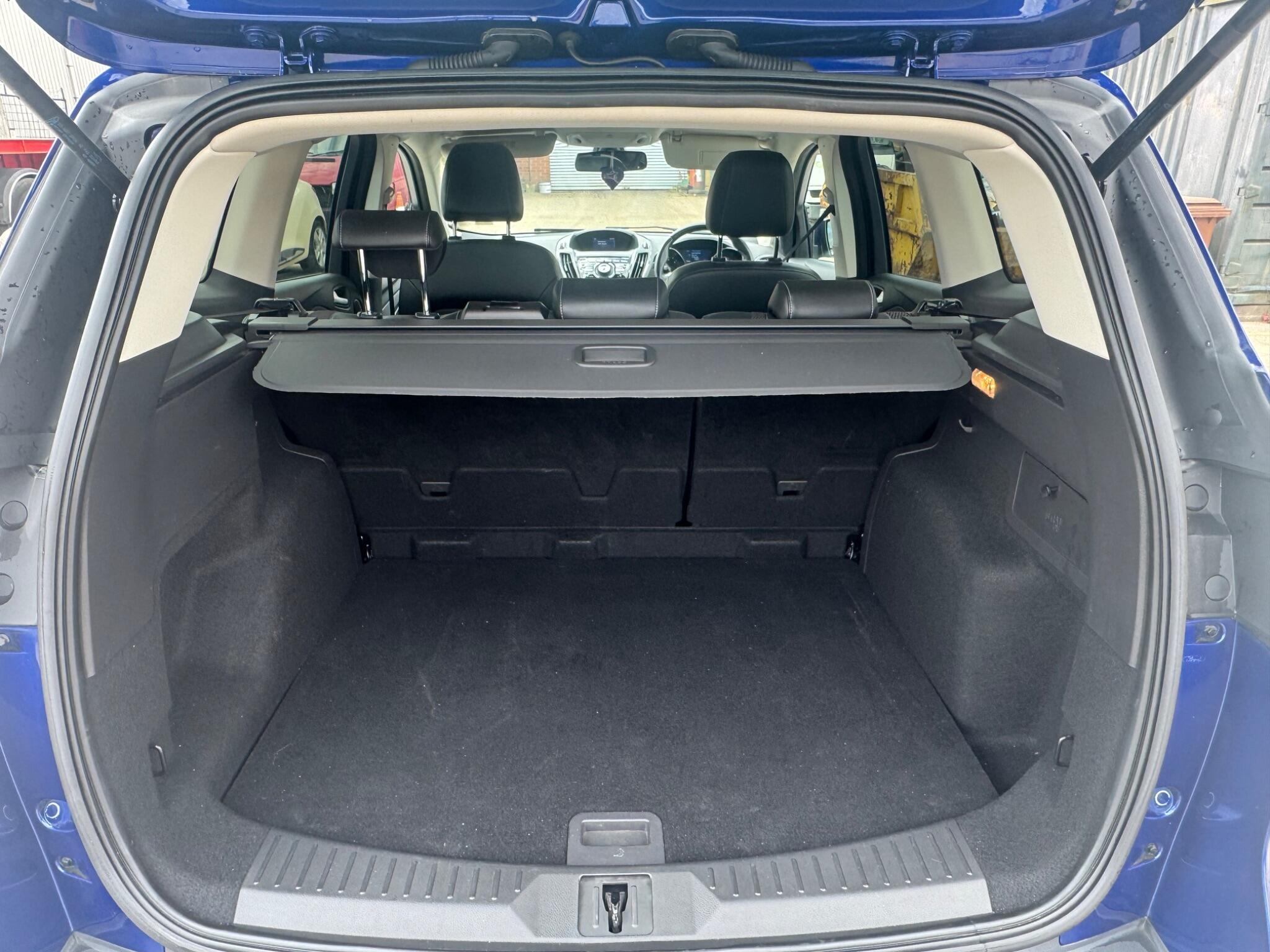 Ford Kuga - Image 8