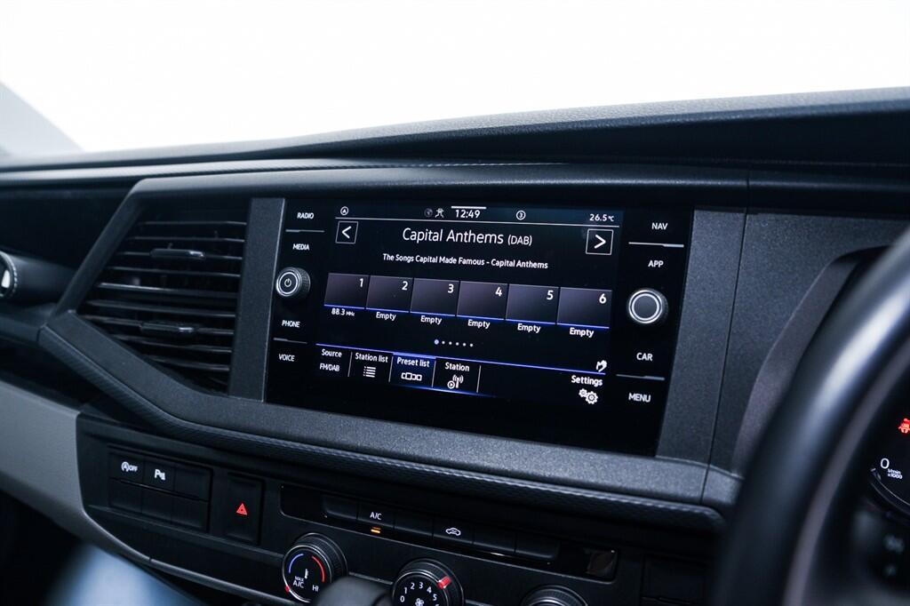 Volkswagen Transporter - Image 15