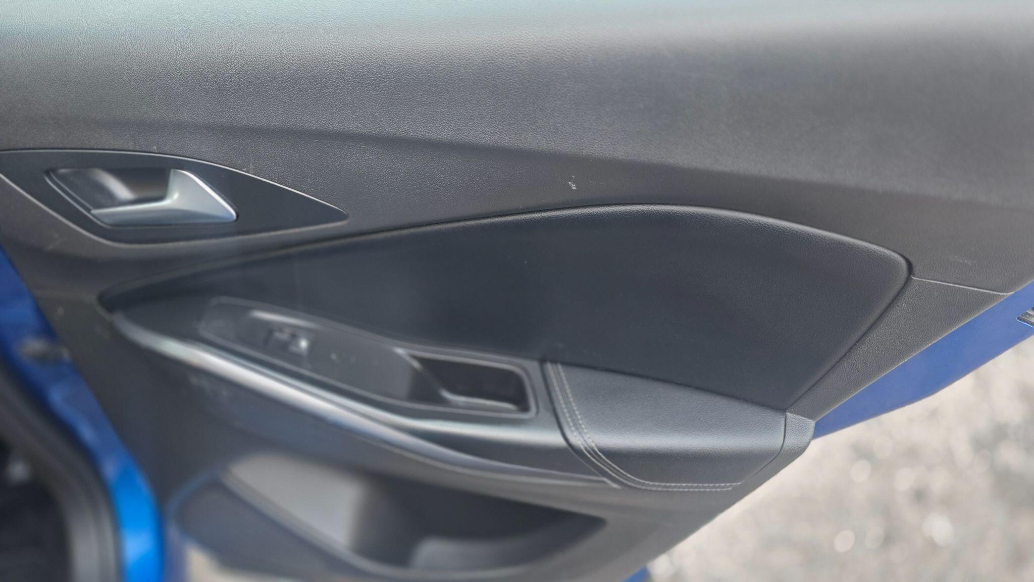 Vauxhall Grandland X - Image 36