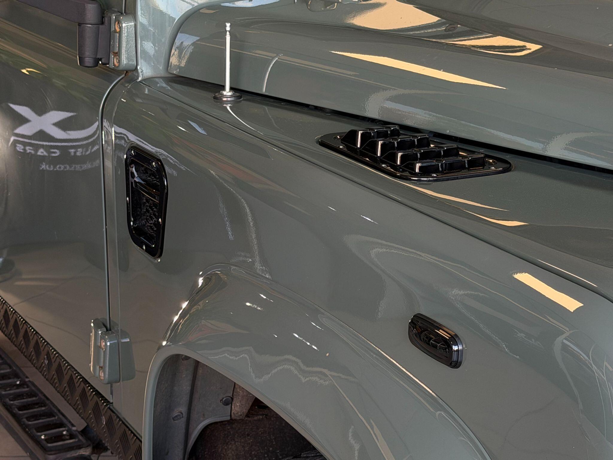 Land Rover Defender 90 - Image 3