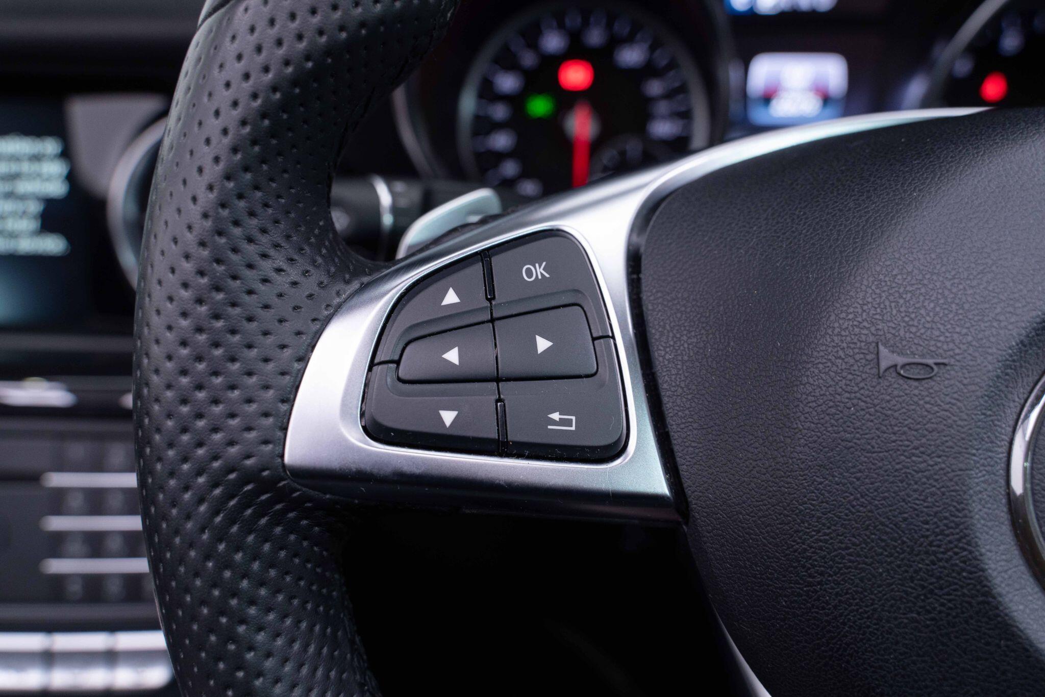 Mercedes SLC - Image 4