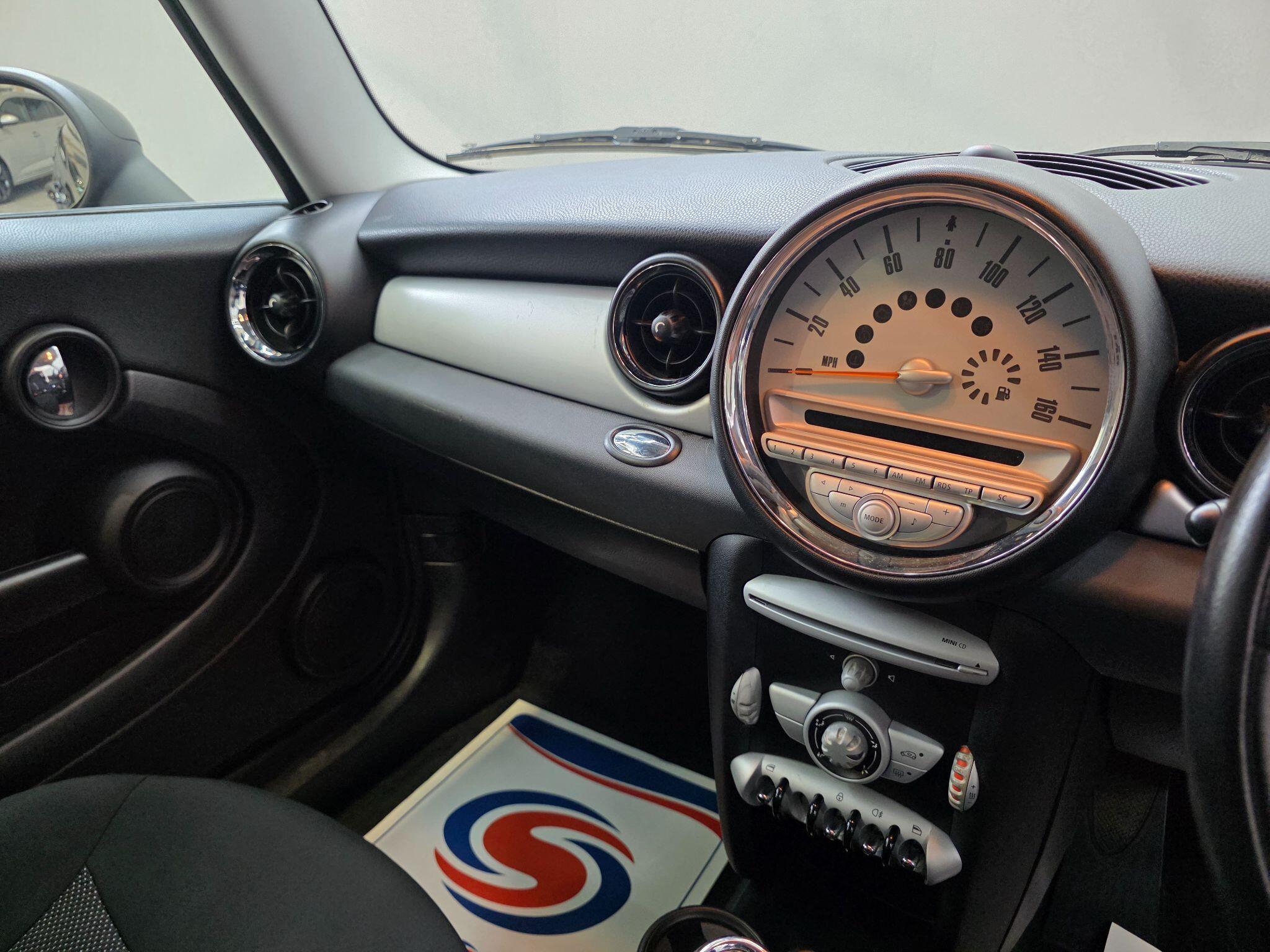 MINI Hatch - Image 11