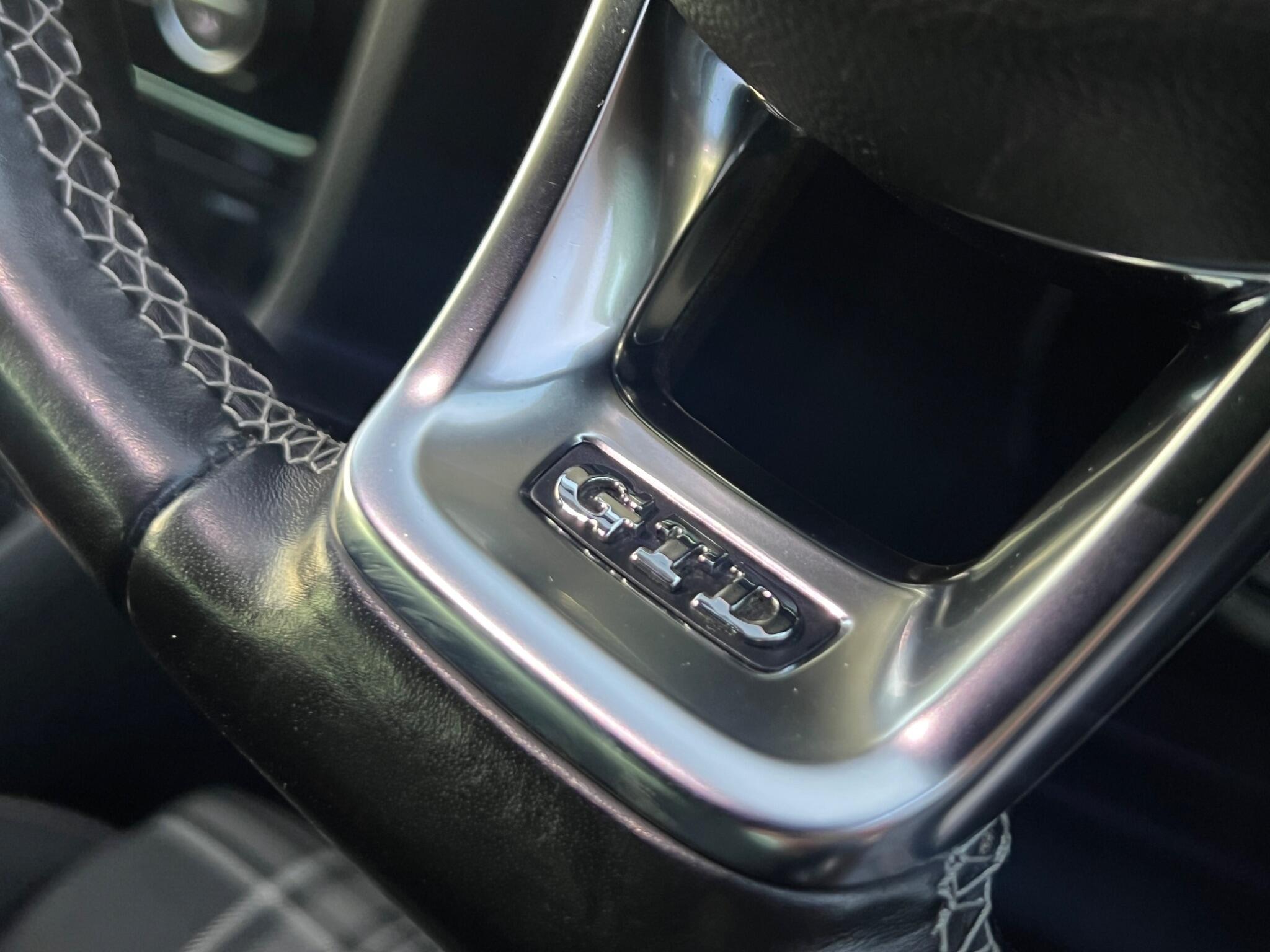 Volkswagen Golf - Image 20