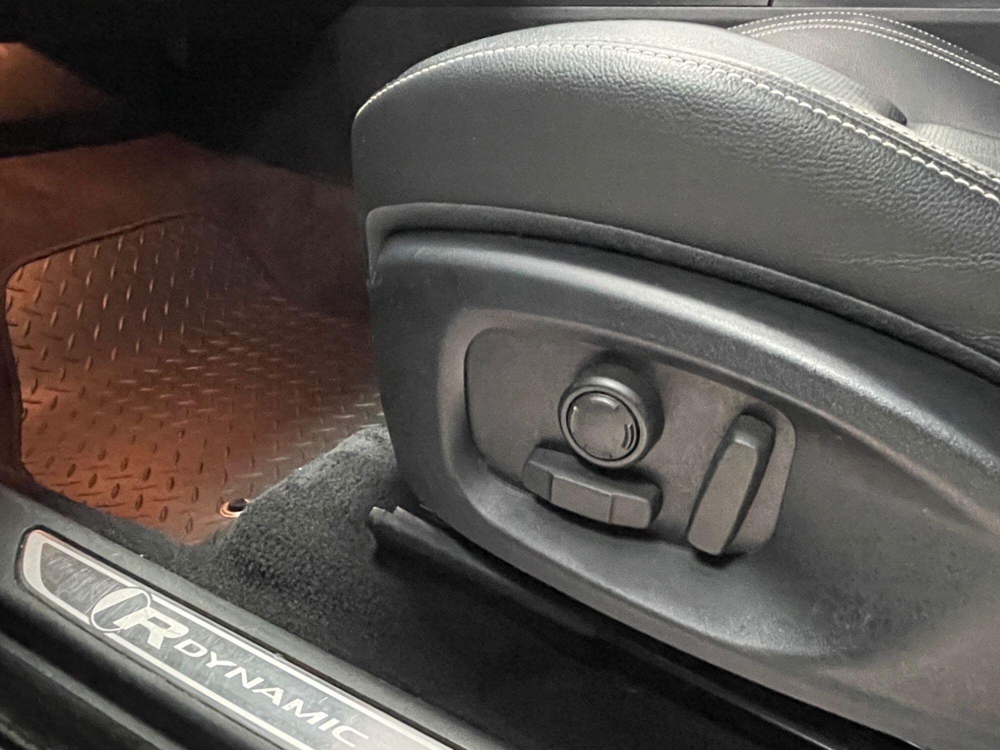 Jaguar E-Pace - Image 36