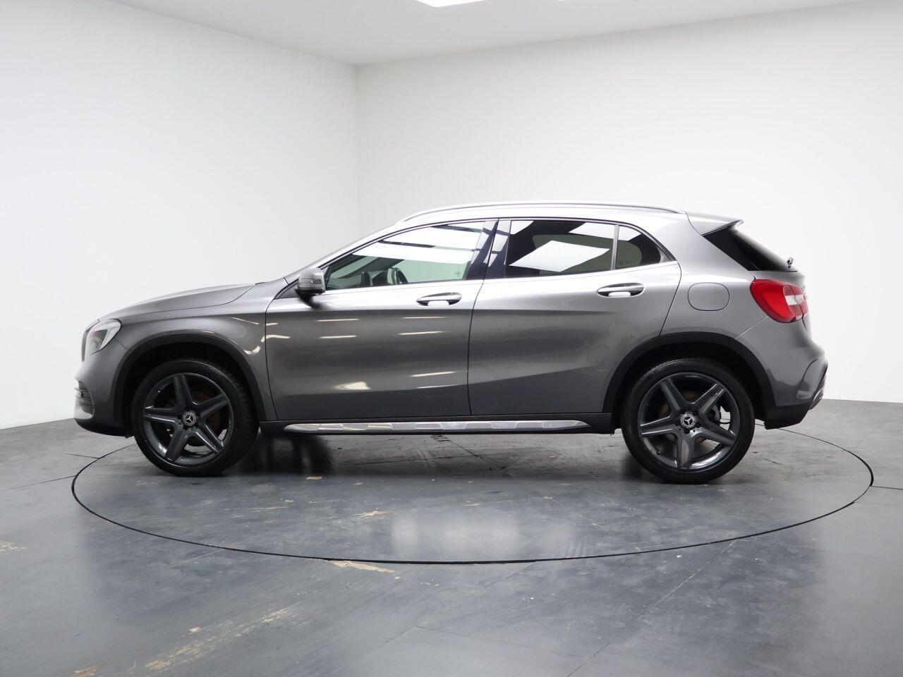 Mercedes-benz GLA - Image 8