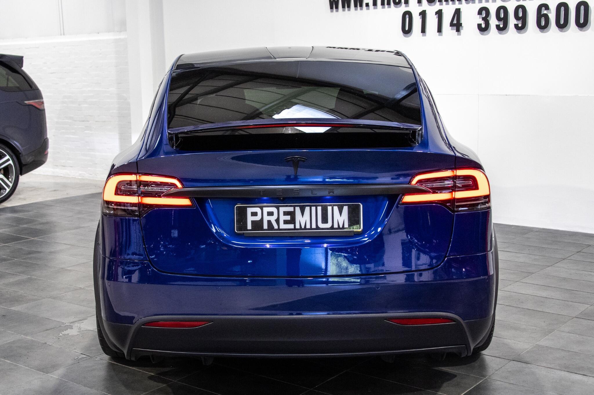 Tesla Model X - Image 8