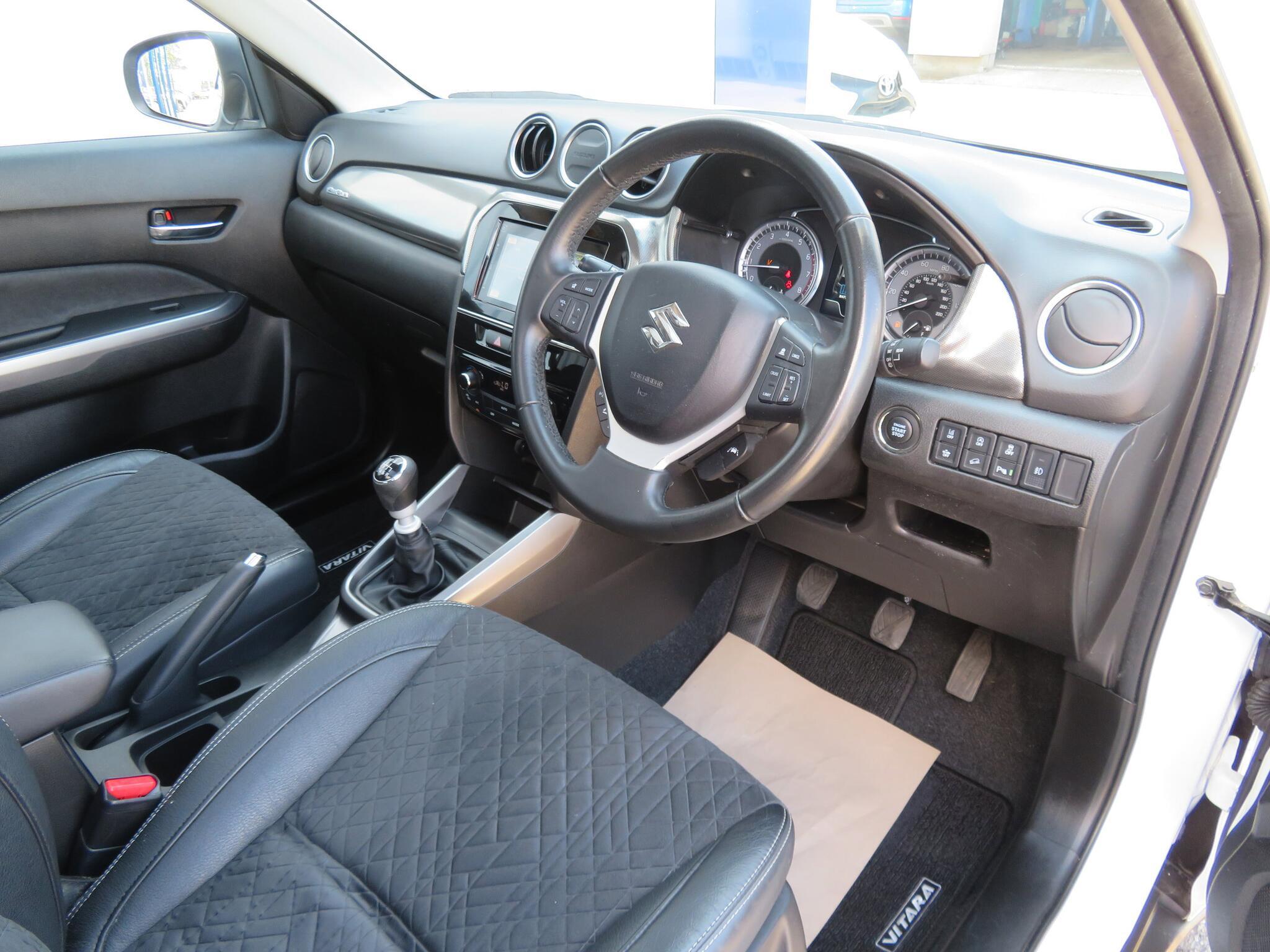 Suzuki Vitara - Image 15