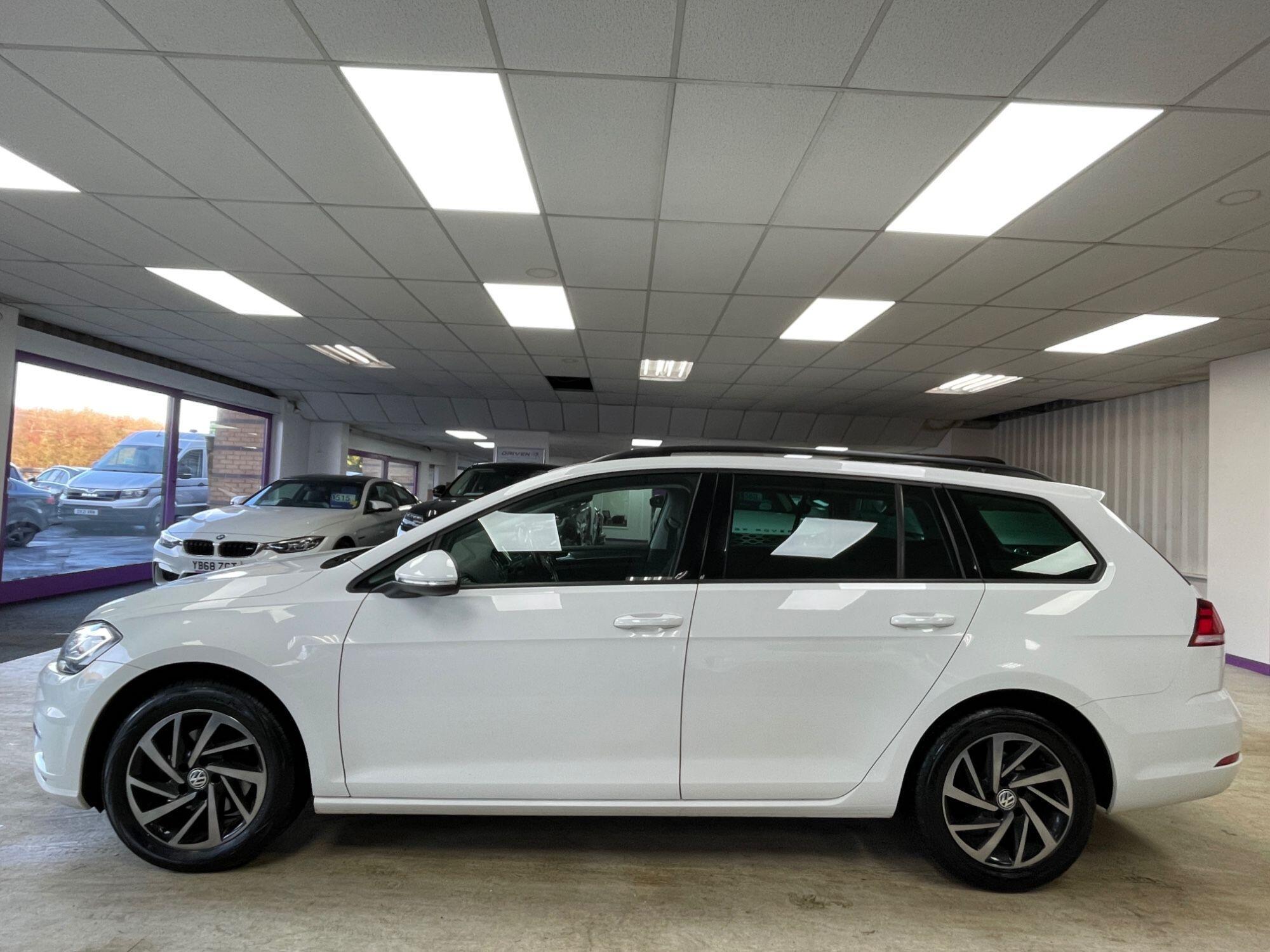 Volkswagen Golf - Image 13