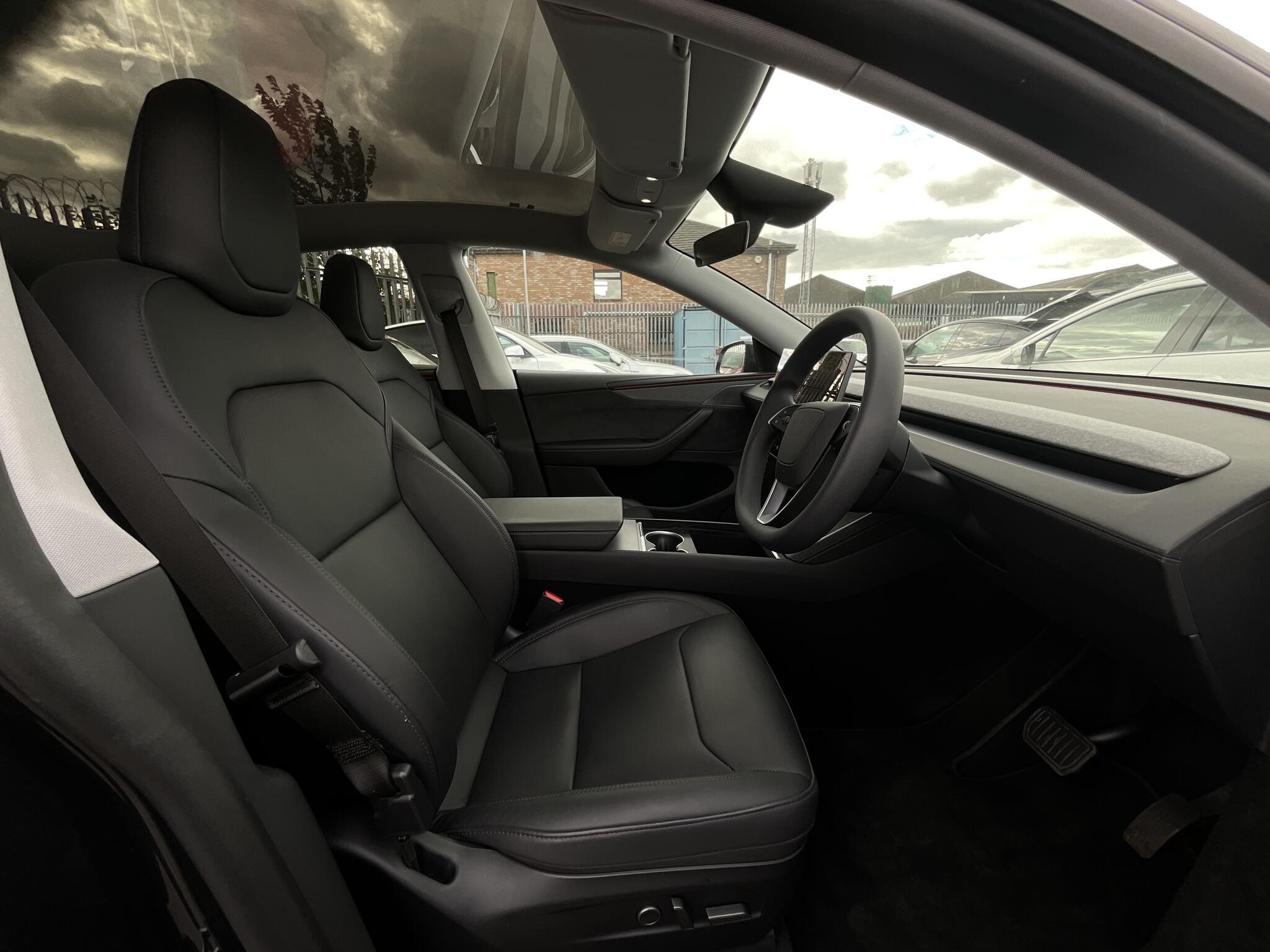 Tesla Model Y - Image 9