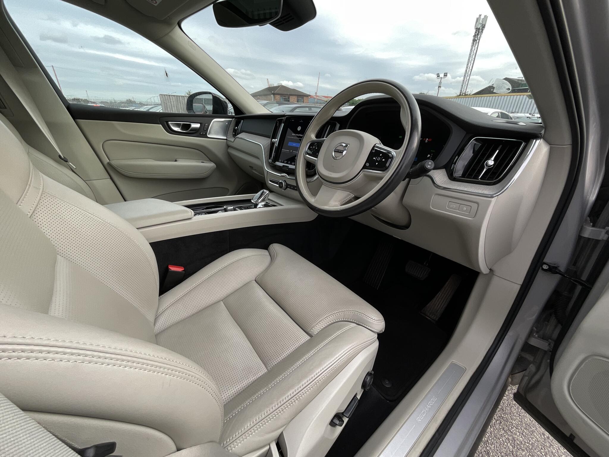 Volvo XC60 - Image 7