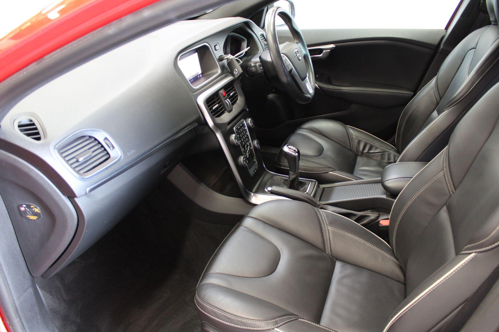 Volvo V40 - Image 31