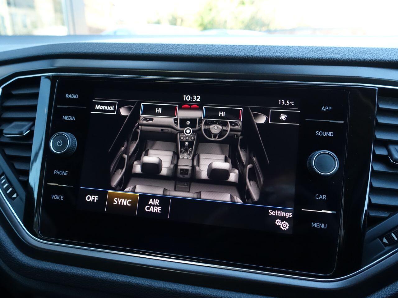 Volkswagen T-Roc - Image 9