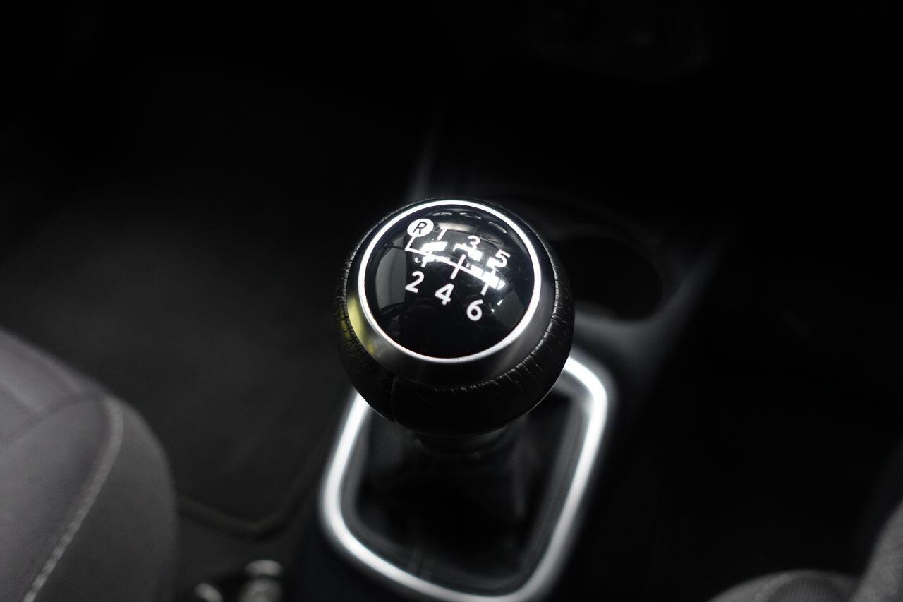 Toyota Yaris - Image 35