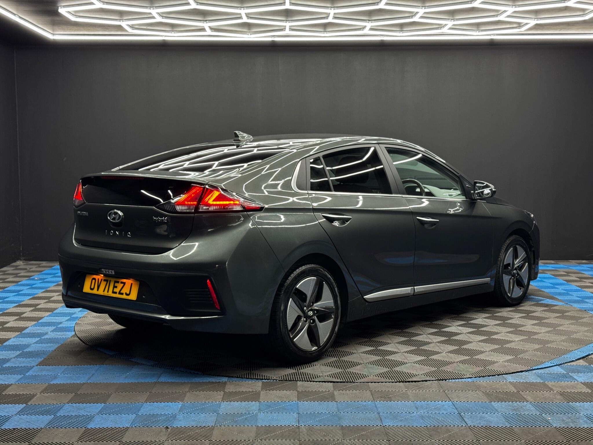 Hyundai Ioniq - Image 5