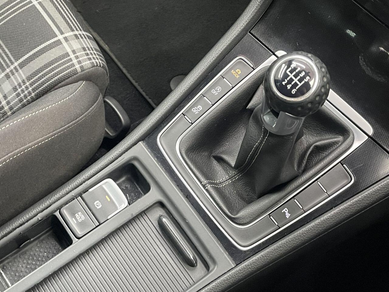 Volkswagen Golf - Image 37