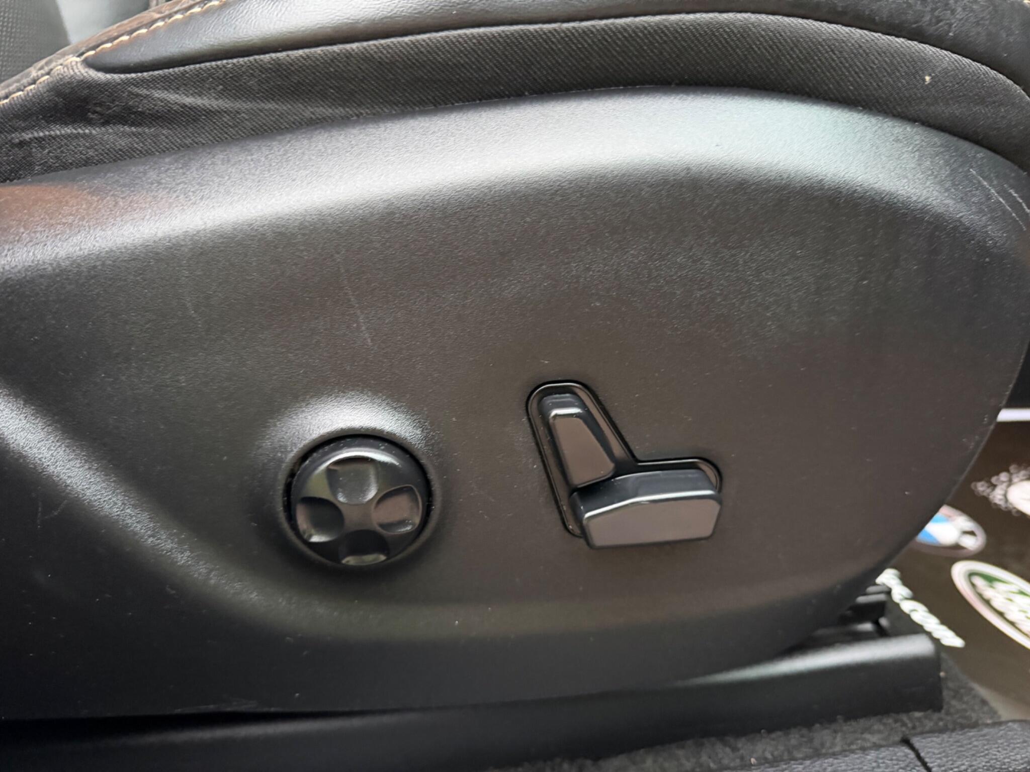 Jeep Cherokee - Image 31