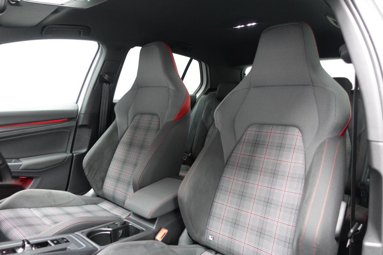 Volkswagen Golf - Image 18