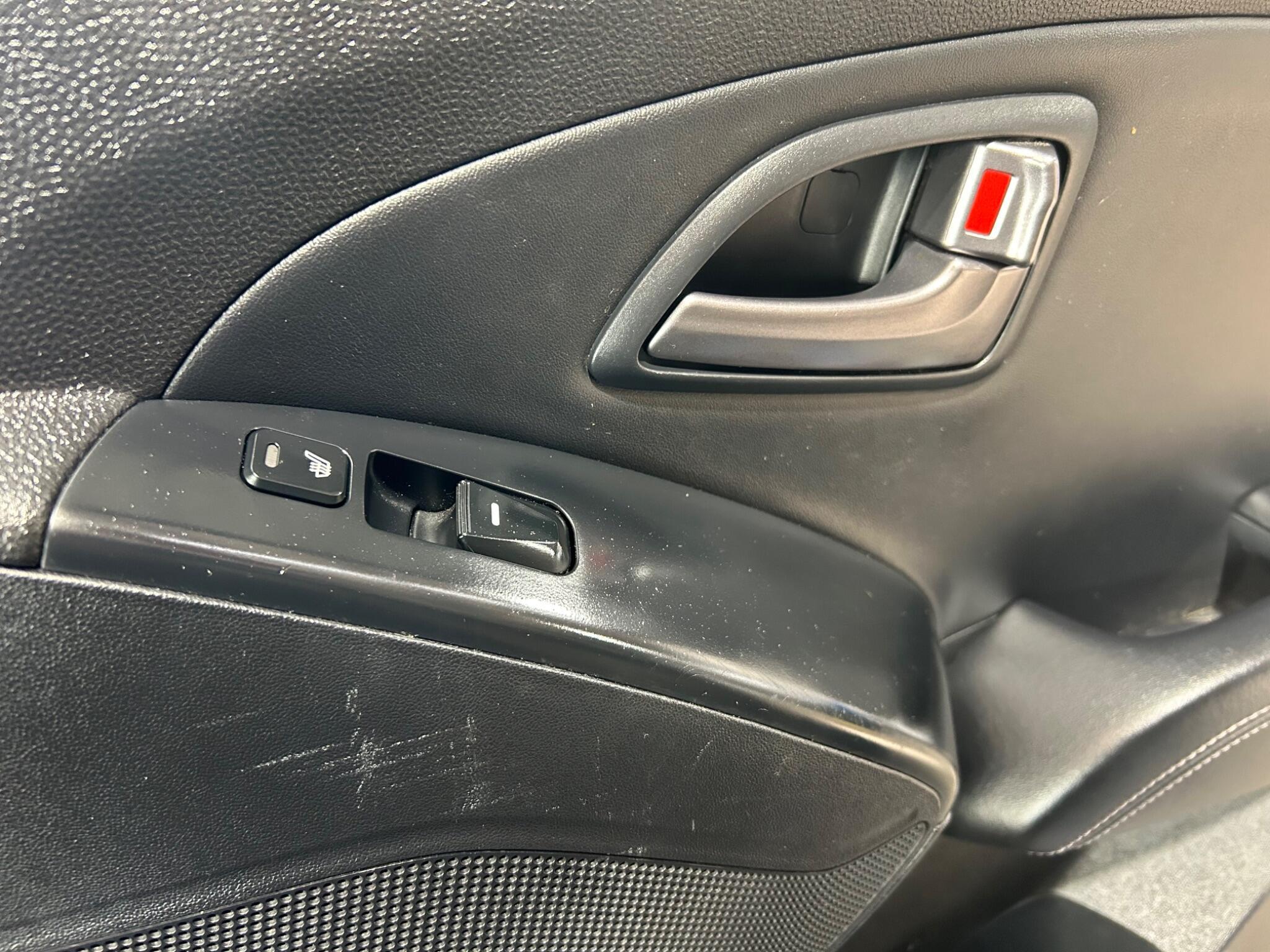 Hyundai ix35 - Image 23