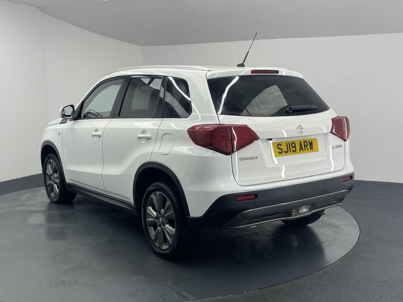 Suzuki Vitara - Image 21