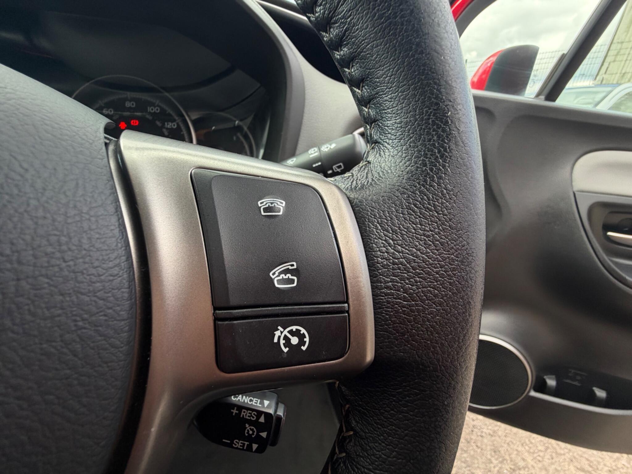 Toyota Yaris - Image 21