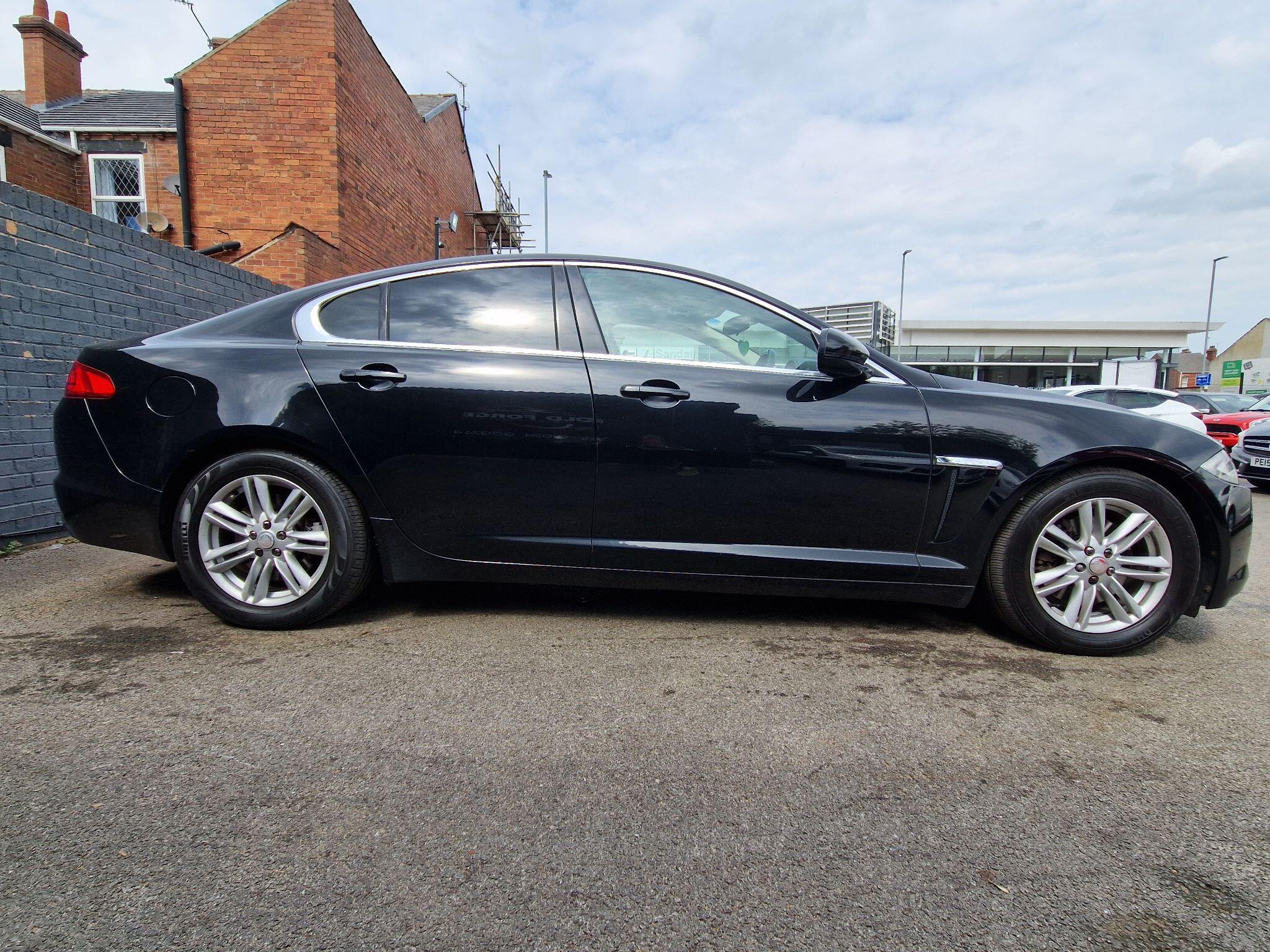 Jaguar XF - Image 7